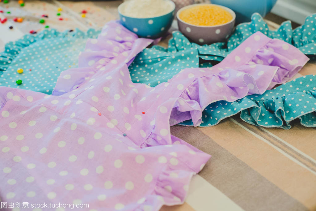 廚房圍裙,在廚房里的鍋墊