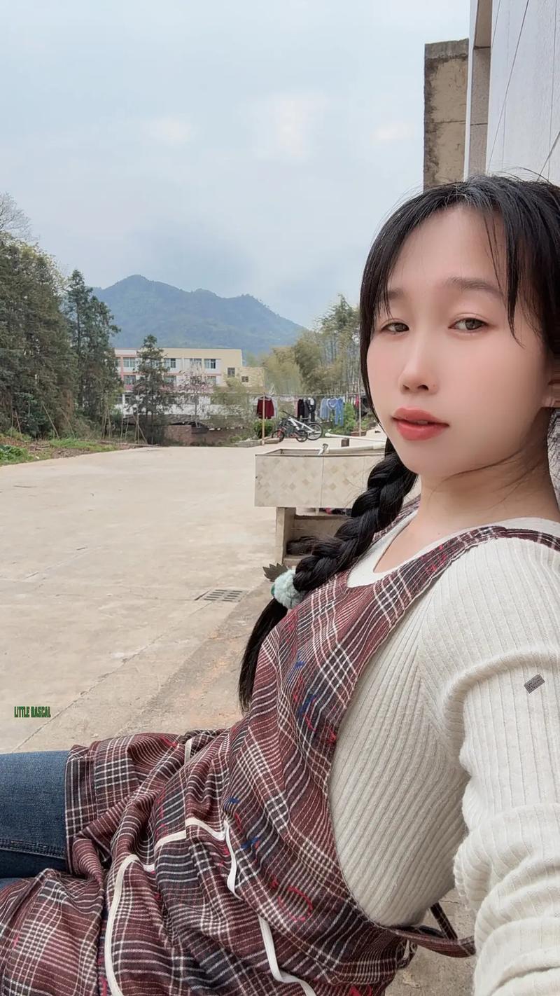 系上圍裙,又是農村婦女給娃做飯的一天#如果事 - 抖